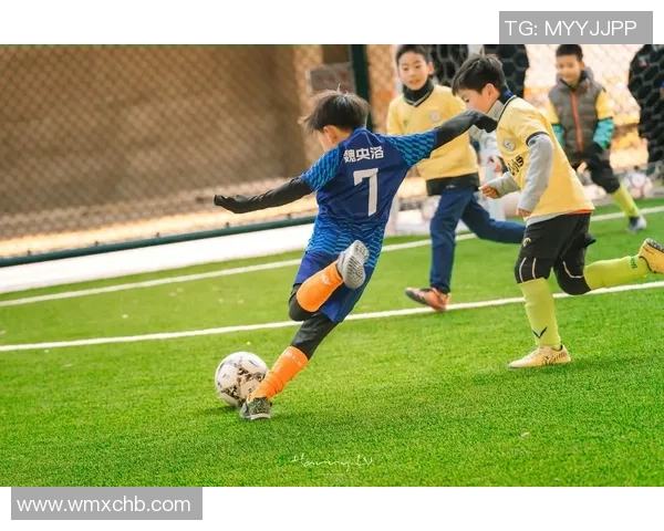 足球明星子女精彩表演瞬间展现童趣与才华的完美结合